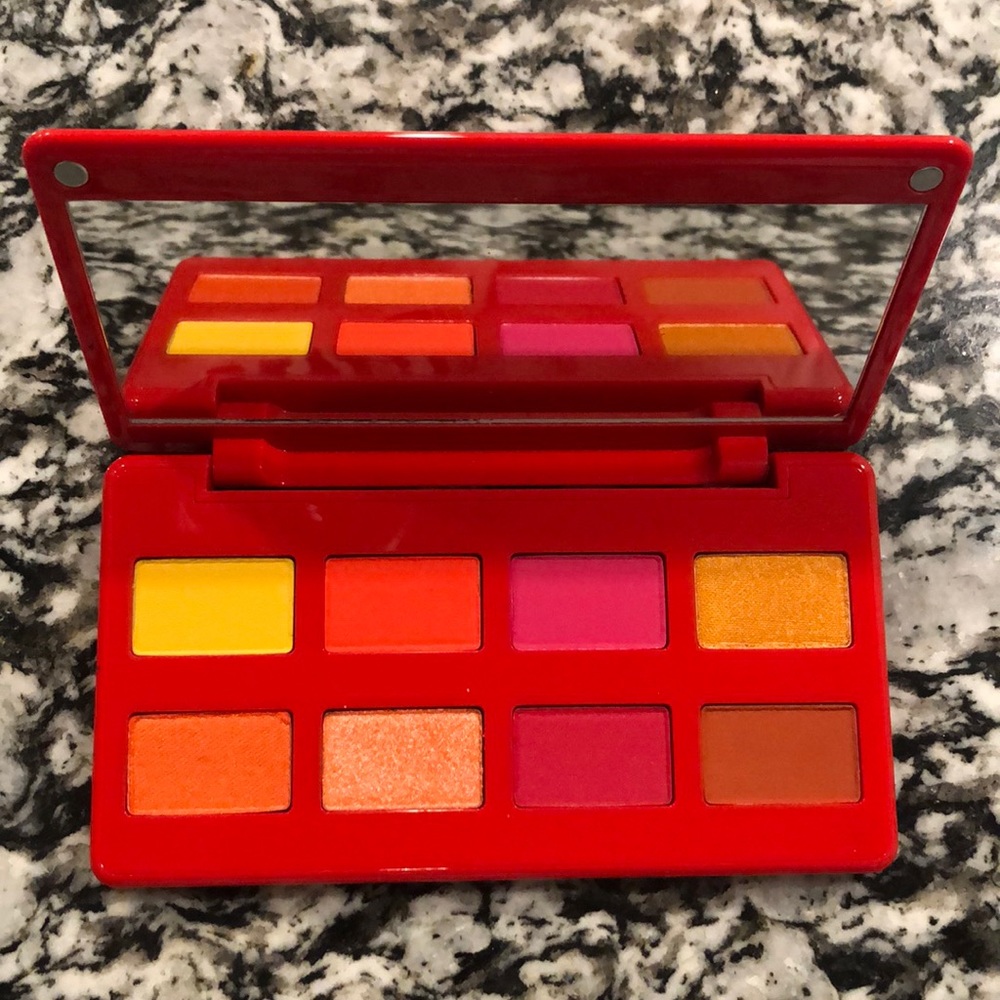 Artist Couture Caliente Eyeshadow Palette